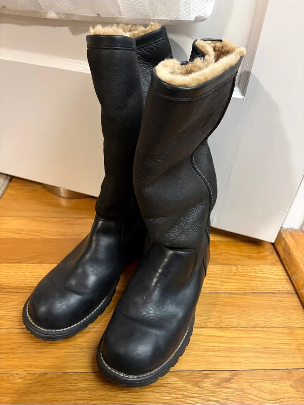UGG classic black